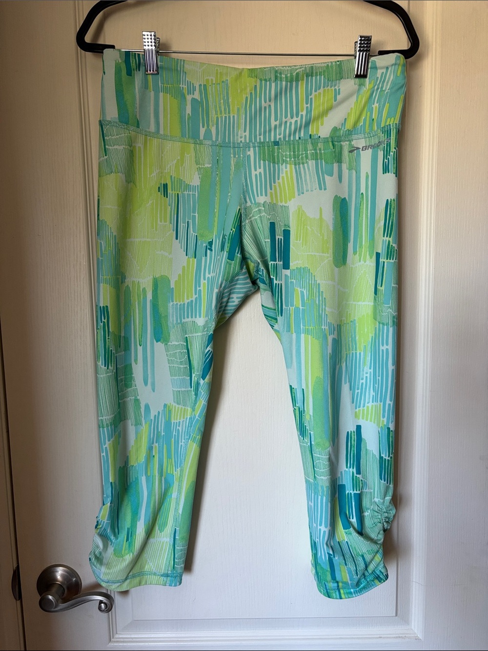 Brooks Running Capri Leggings Women’s Large Green Blue Print